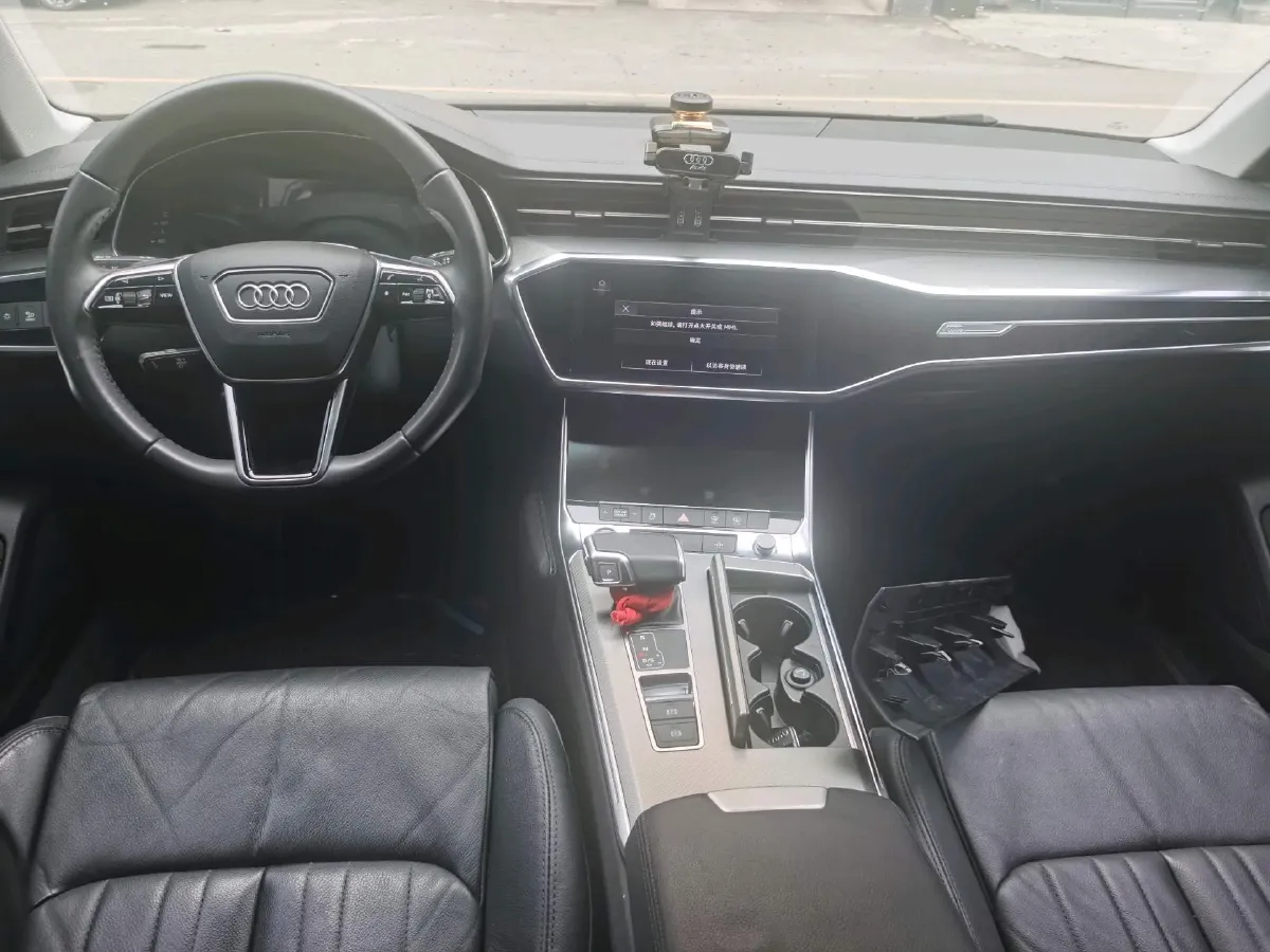 2021 Audi A6L 2.0T 224HP L4 7DCT,autocango,china used car exporter,china ev exporter,chinese used car exporter,chinese used ev exporter