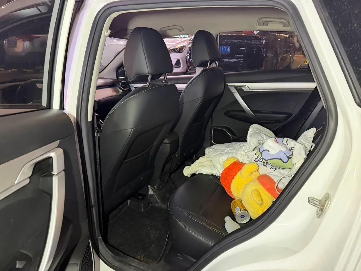 2025 Geely Coolray 1.5L 126HP L4 5MT,autocango,china used car exporter,china ev exporter,chinese used car exporter,chinese used ev exporter