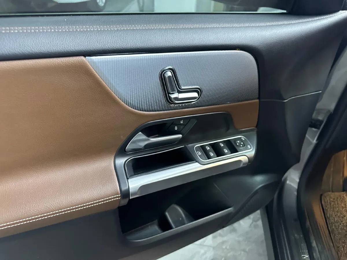 2023 Mercedes-Benz GLB Class 1.3T 163HP L4 7DCT,autocango,china used car exporter,china ev exporter,chinese used car exporter,chinese used ev exporter