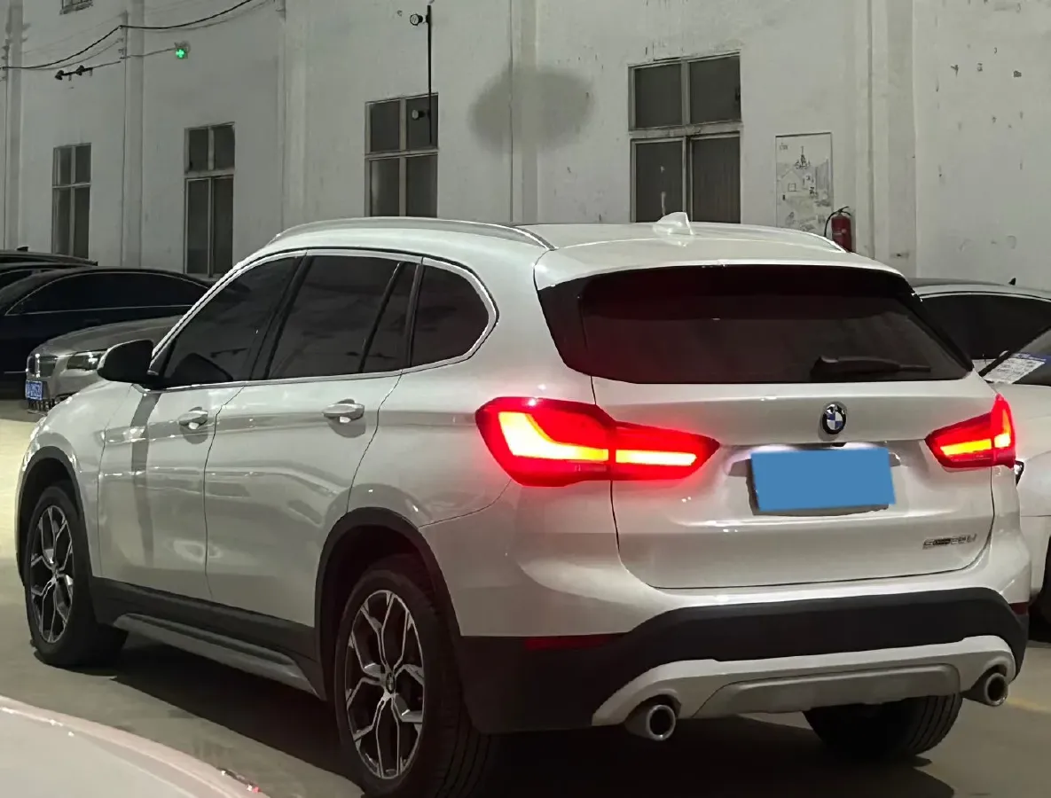 2021 BMW X1 1.5T 140HP L3 7DCT,autocango,china used car exporter,china ev exporter,chinese used car exporter,chinese used ev exporter