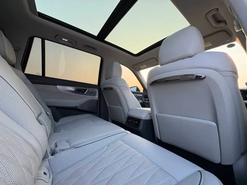 2022 GAC Trumpchi GS8 2.0T 252HP L4 8AT,autocango,china used car exporter,china ev exporter,chinese used car exporter,chinese used ev exporter