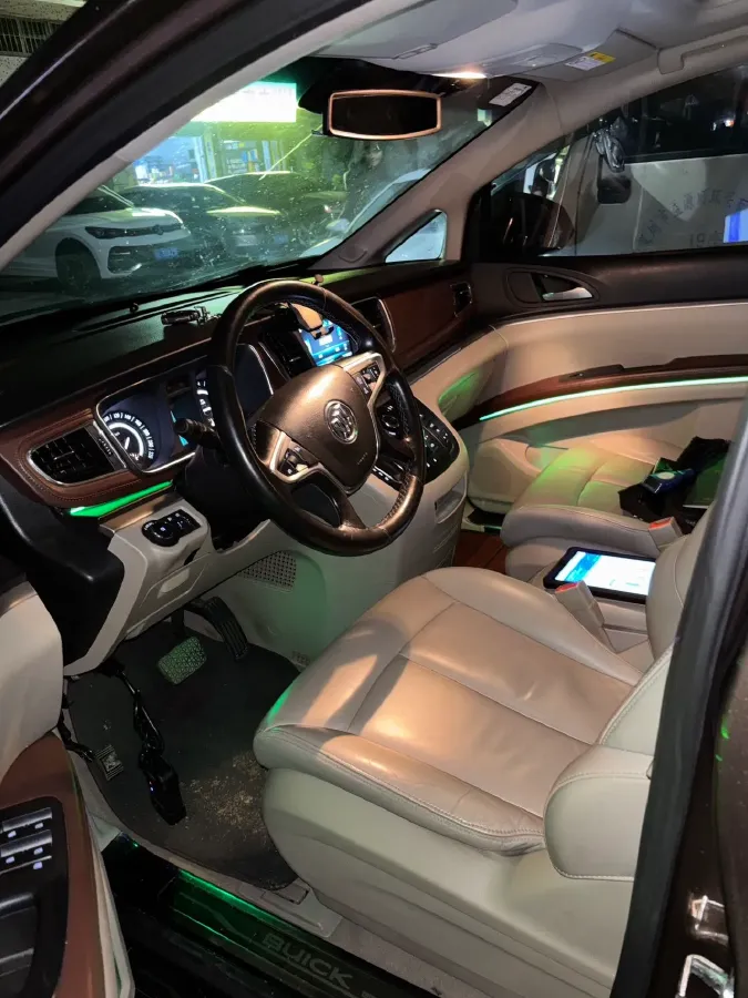 2018 Buick GL8 2.0T 260HP L4 6AT,autocango,china used car exporter,china ev exporter,chinese used car exporter,chinese used ev exporter