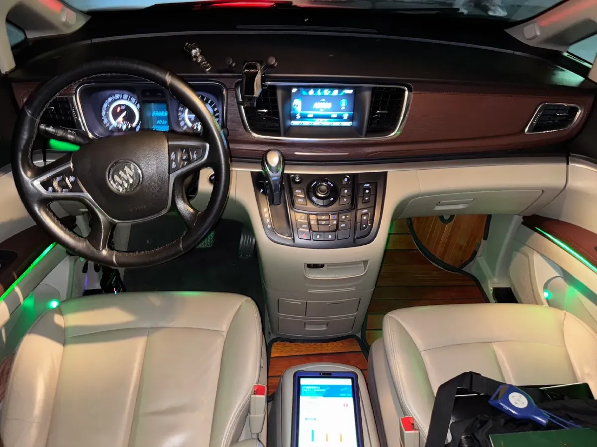 2018 Buick GL8 2.0T 260HP L4 6AT,autocango,china used car exporter,china ev exporter,chinese used car exporter,chinese used ev exporter