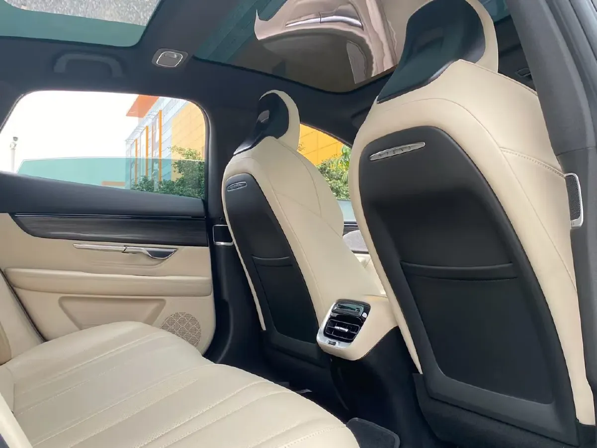 2023 Xpeng P7 BEV 70.8KWH,autocango,china used car exporter,china ev exporter,chinese used car exporter,chinese used ev exporter