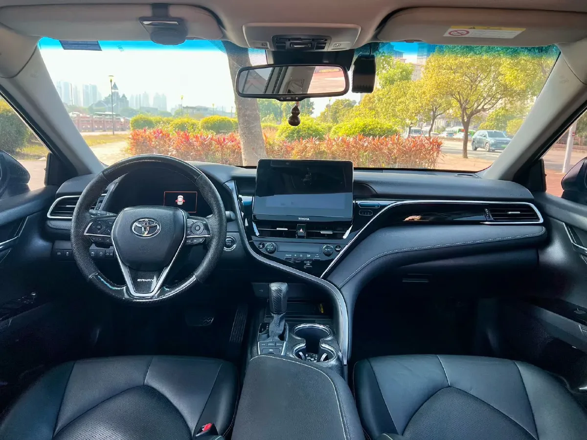 2021 Toyota Camry 2.5L 209HP L4 8AT,autocango,china used car exporter,china ev exporter,chinese used car exporter,chinese used ev exporter