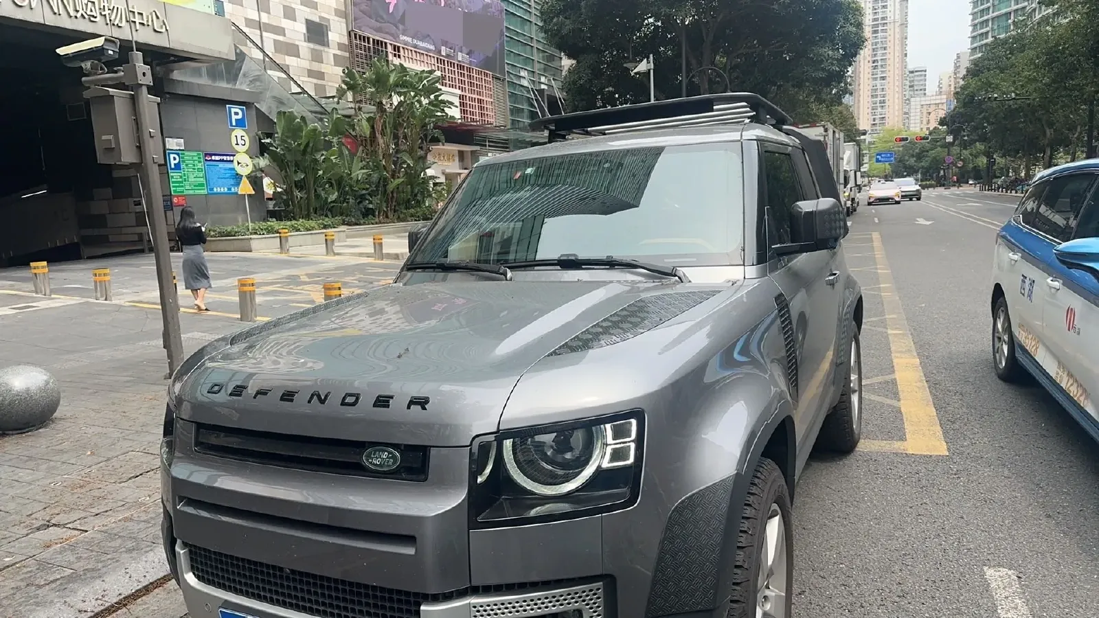2023 Land Rover Defender 3.0T 400HP L6 8AT,autocango,china used car exporter,china ev exporter,chinese used car exporter,chinese used ev exporter