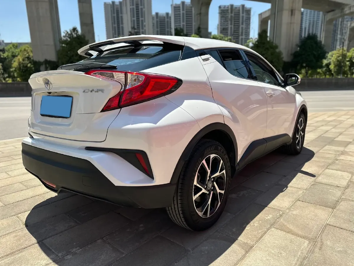 2020 Toyota C-HR 2.0L 171HP L4 CVT,autocango,china used car exporter,china ev exporter,chinese used car exporter,chinese used ev exporter