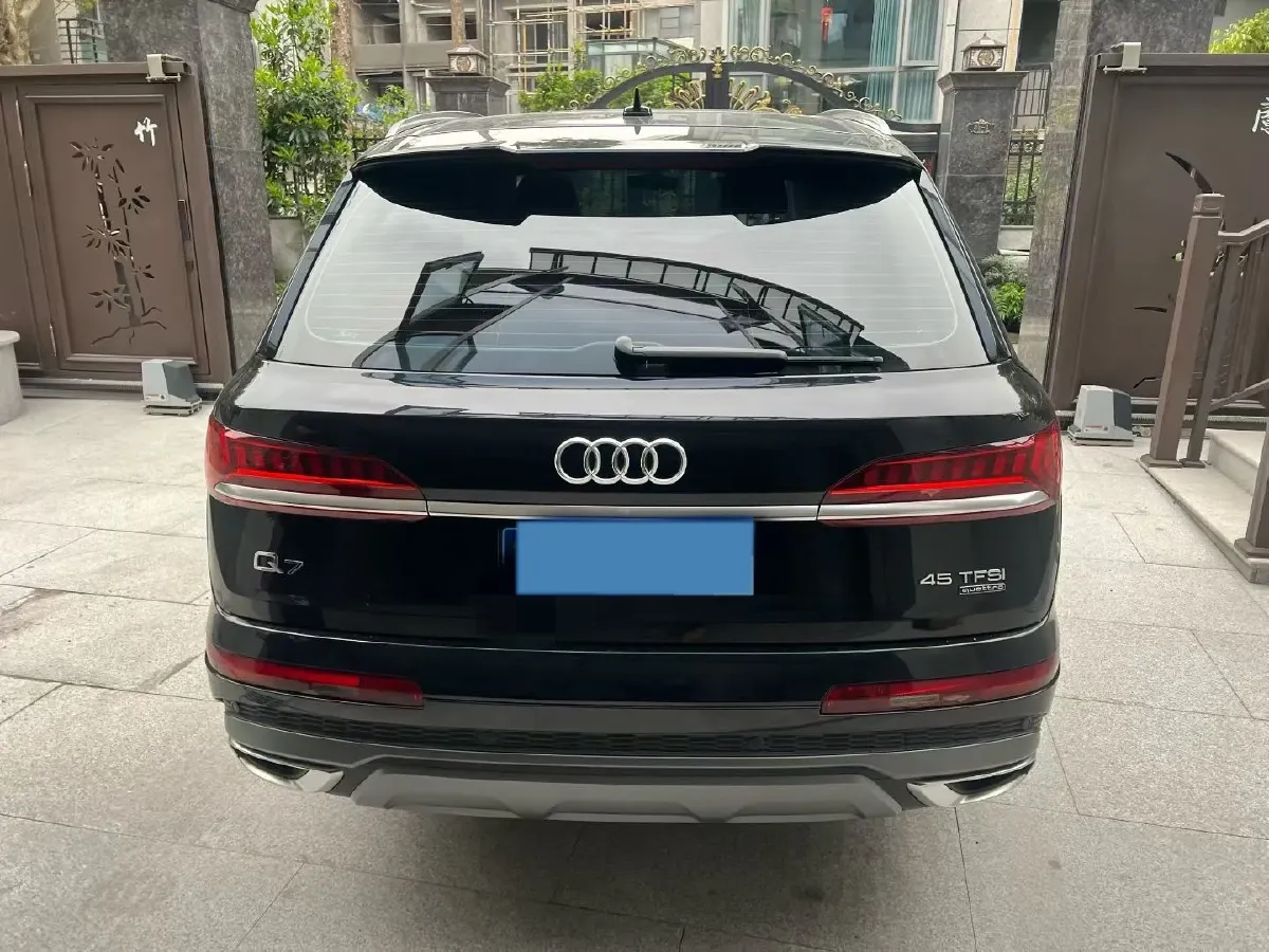 2021 Audi Q7 2.0T 245HP L4 8AT,autocango,china used car exporter,china ev exporter,chinese used car exporter,chinese used ev exporter