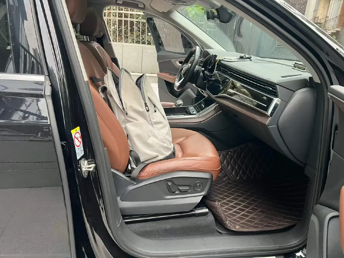 2021 Audi Q7 2.0T 245HP L4 8AT,autocango,china used car exporter,china ev exporter,chinese used car exporter,chinese used ev exporter