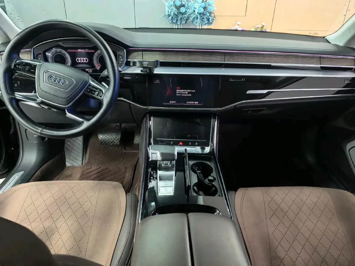 2023 Audi A8 3.0T 340HP V6 8AT,autocango,china used car exporter,china ev exporter,chinese used car exporter,chinese used ev exporter