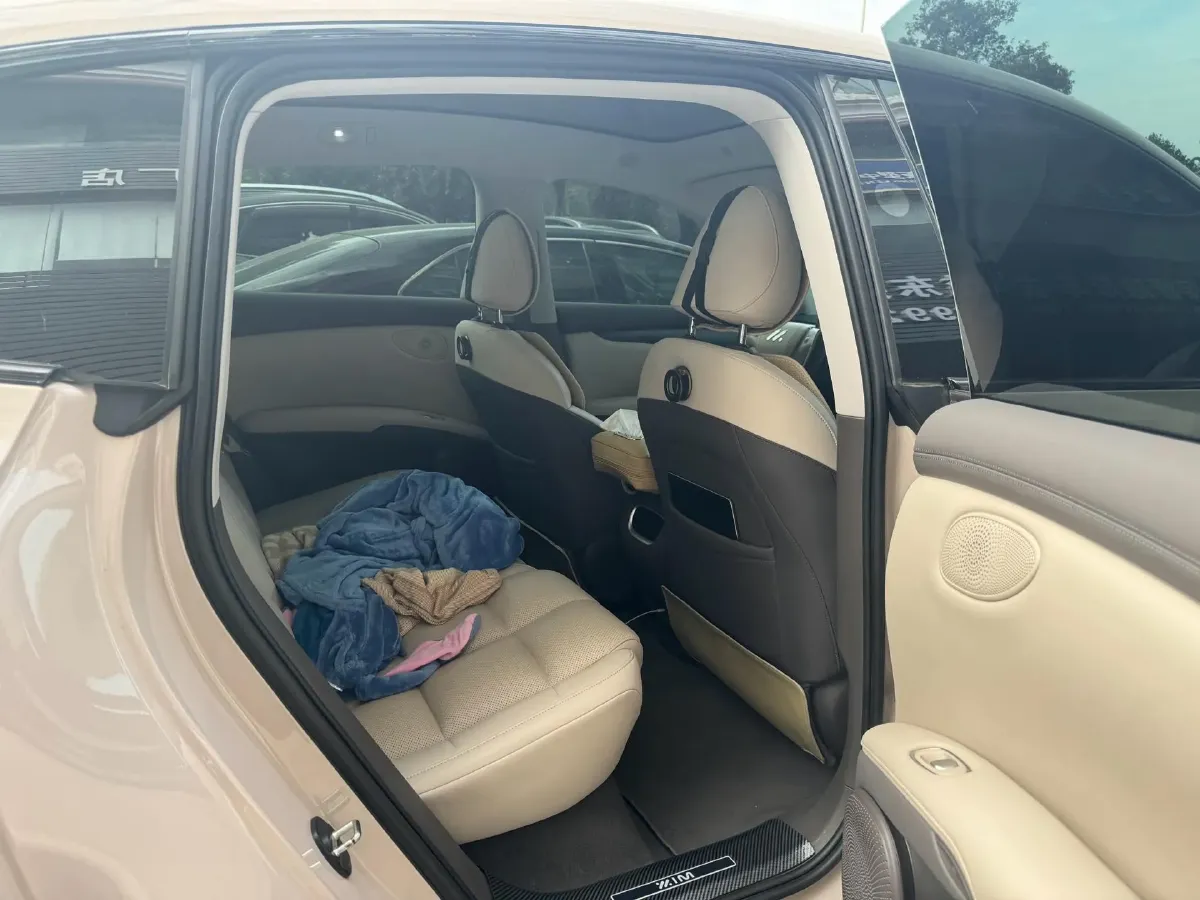 2023 IM LS6 BEV 71KWH,autocango,china used car exporter,china ev exporter,chinese used car exporter,chinese used ev exporter