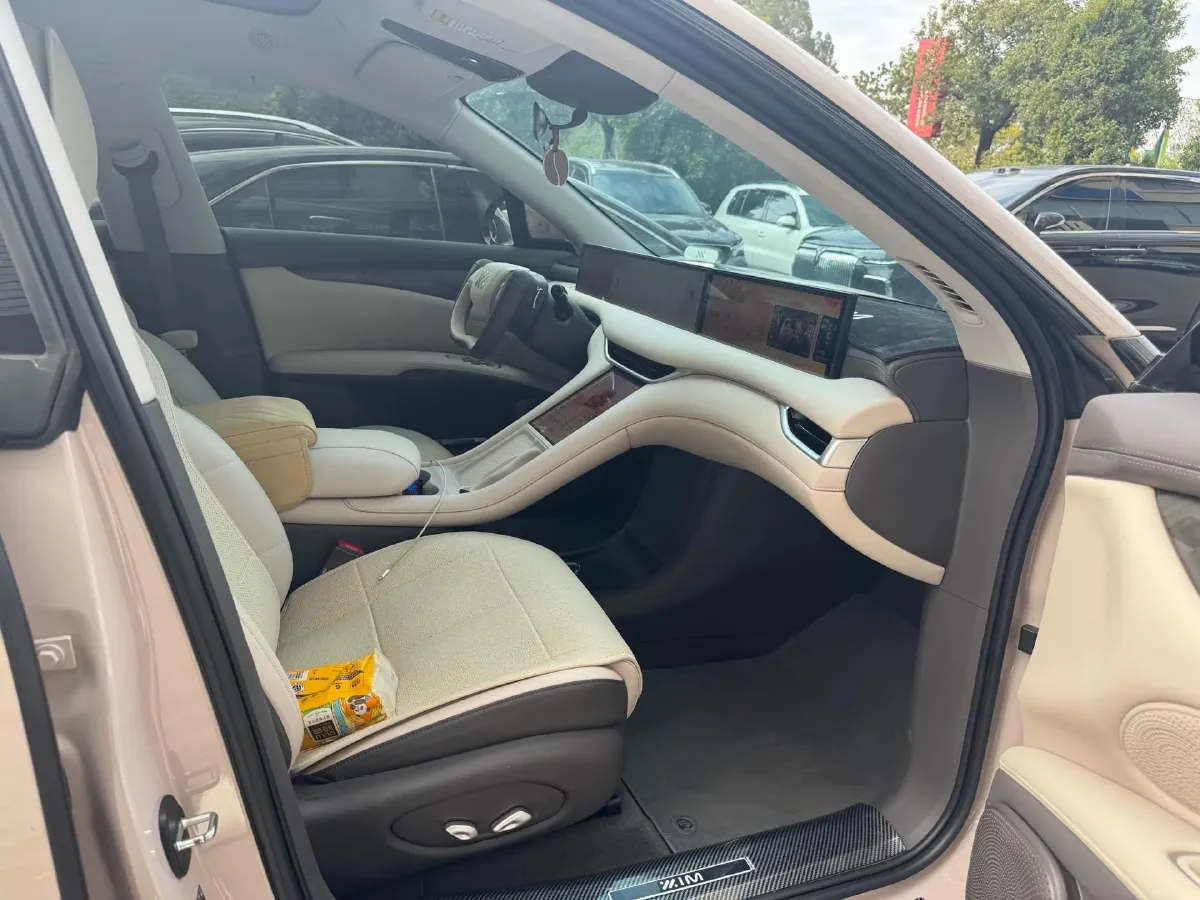 2023 IM LS6 BEV 71KWH,autocango,china used car exporter,china ev exporter,chinese used car exporter,chinese used ev exporter