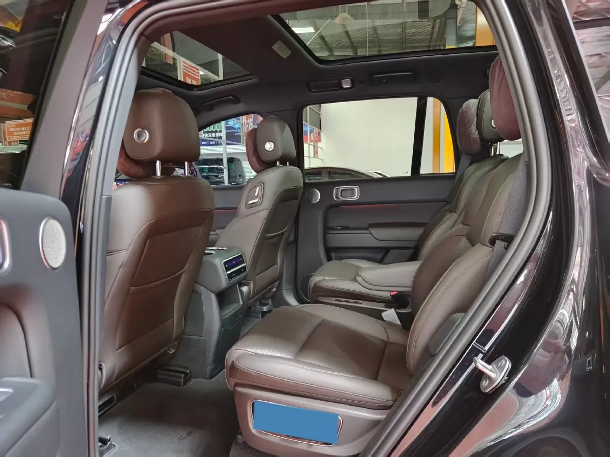 2023 Li L8 Range Extended 154HP REEV 40.9KWH,autocango,china used car exporter,china ev exporter,chinese used car exporter,chinese used ev exporter