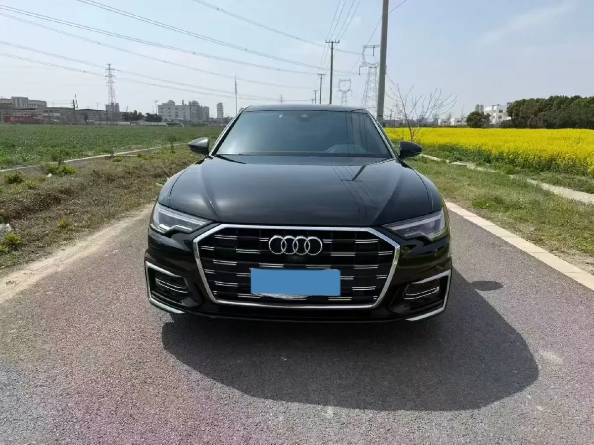 2022 Audi A6L 2.0T 224HP L4 7DCT,autocango,china used car exporter,china ev exporter,chinese used car exporter,chinese used ev exporter