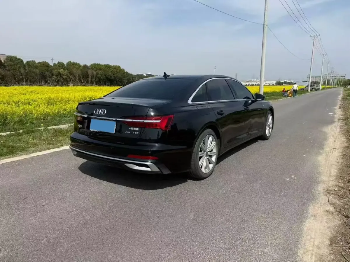 2022 Audi A6L 2.0T 224HP L4 7DCT,autocango,china used car exporter,china ev exporter,chinese used car exporter,chinese used ev exporter