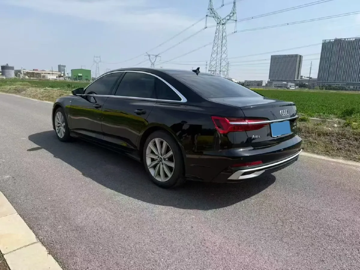 2022 Audi A6L 2.0T 224HP L4 7DCT,autocango,china used car exporter,china ev exporter,chinese used car exporter,chinese used ev exporter