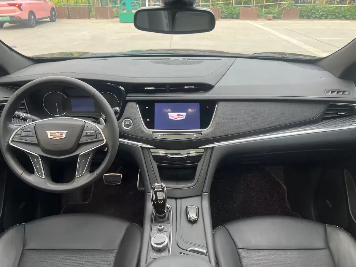 2024 Cadillac XT5 2.0T 237HP L4 9AT,autocango,china used car exporter,china ev exporter,chinese used car exporter,chinese used ev exporter
