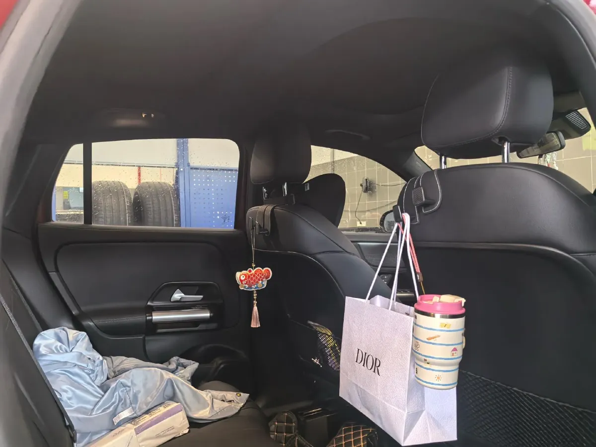 2022 Mercedes-Benz GLA Class 2.0T 190HP L4 8DCT,autocango,china used car exporter,china ev exporter,chinese used car exporter,chinese used ev exporter