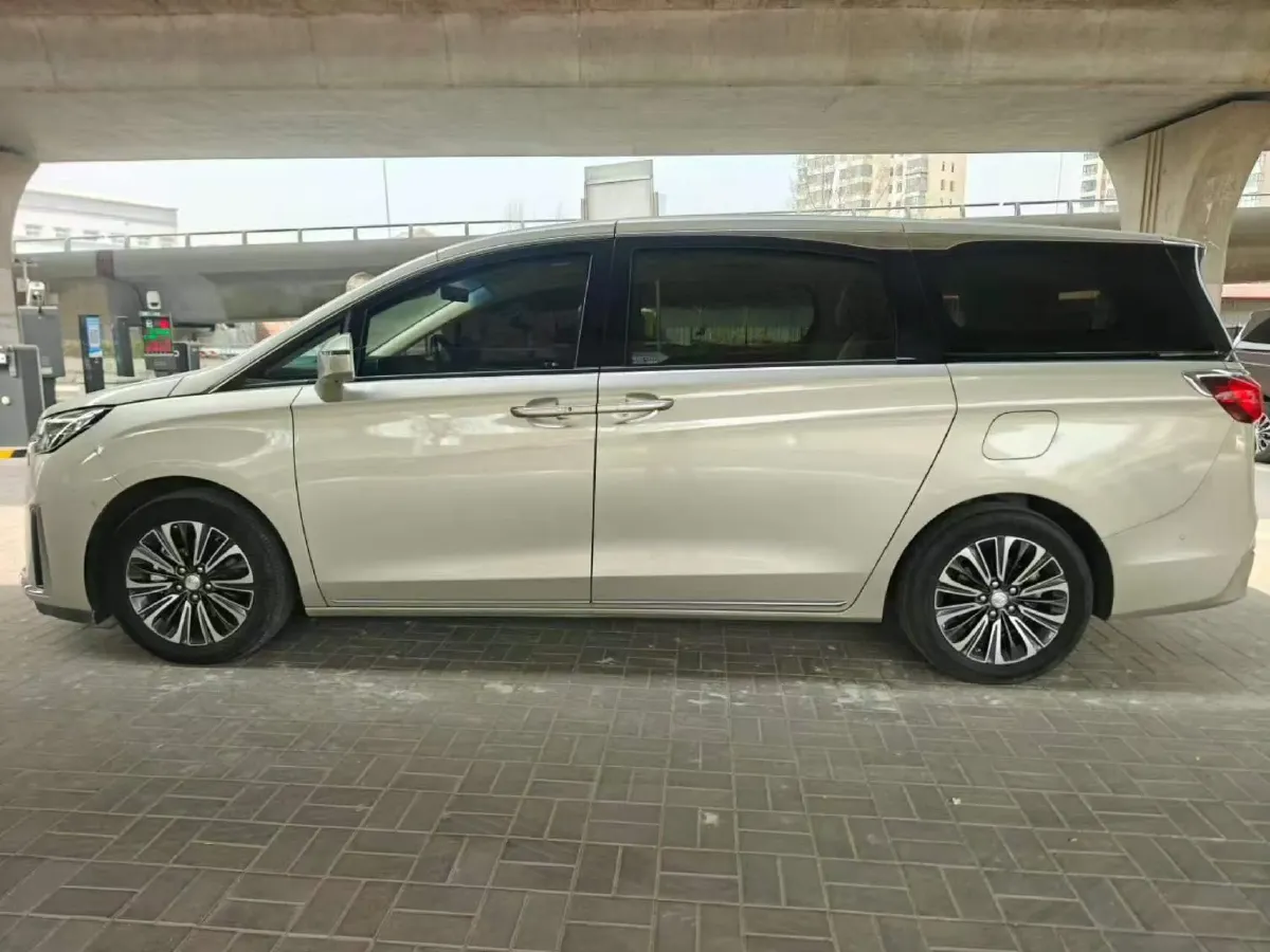 2022 Buick GL8 2.0T 237HP L4 9AT,autocango,china used car exporter,china ev exporter,chinese used car exporter,chinese used ev exporter