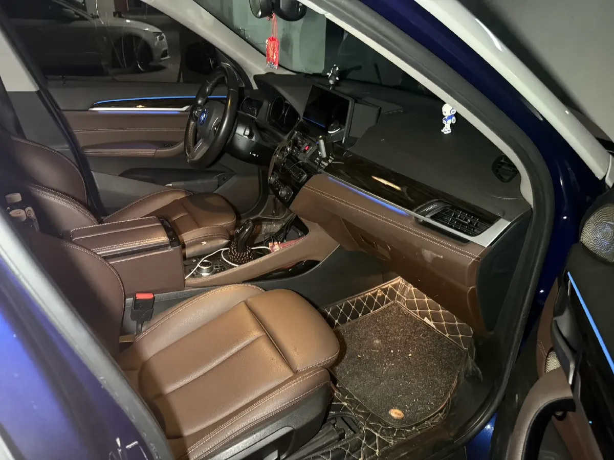 2020 BMW X1 2.0T 192HP L4 8AT,autocango,china used car exporter,china ev exporter,chinese used car exporter,chinese used ev exporter