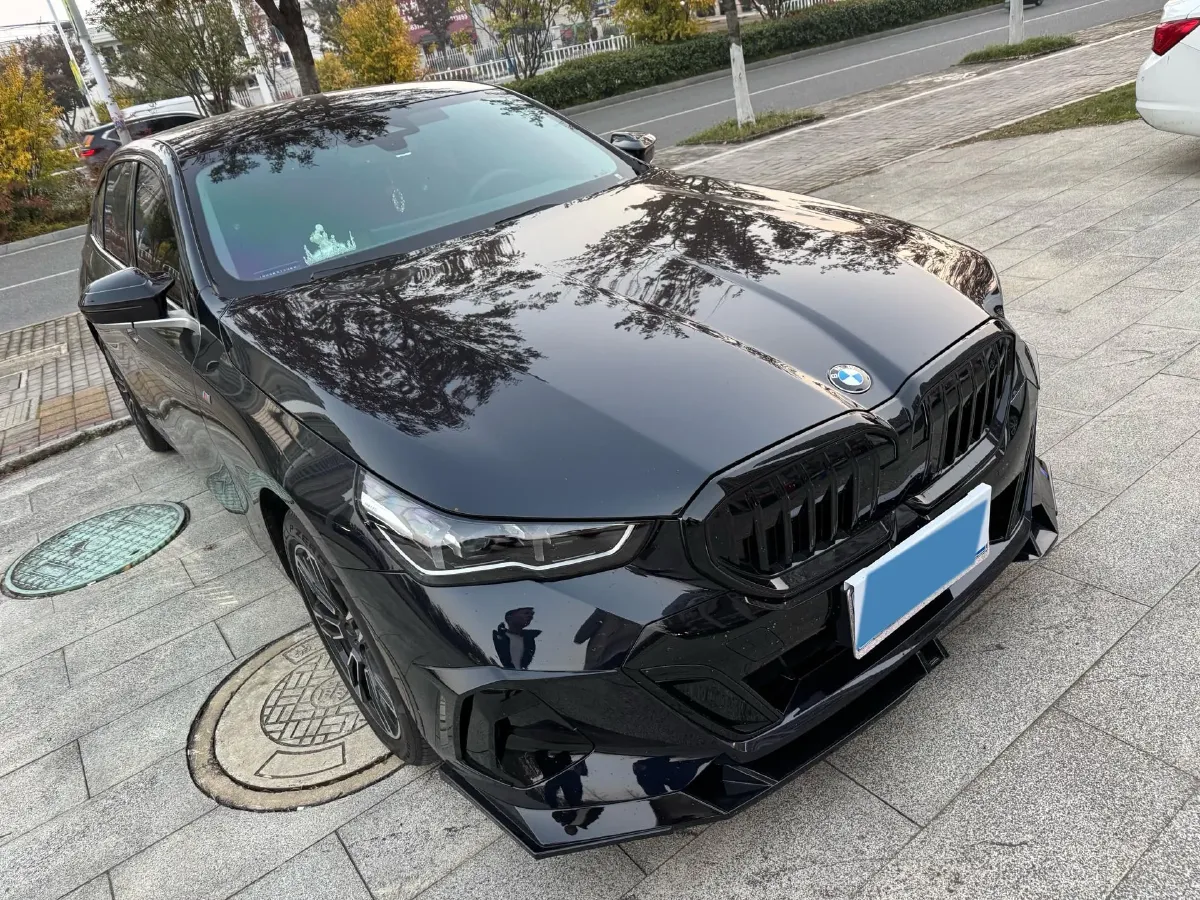 2025 BMW 5 Series 2.0T 190HP L4 8AT,autocango,china used car exporter,china ev exporter,chinese used car exporter,chinese used ev exporter