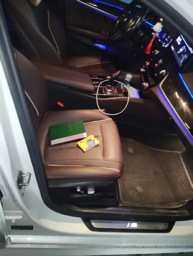 2021 BMW 5 Series 2.0T 184HP L4 8AT,autocango,china used car exporter,china ev exporter,chinese used car exporter,chinese used ev exporter