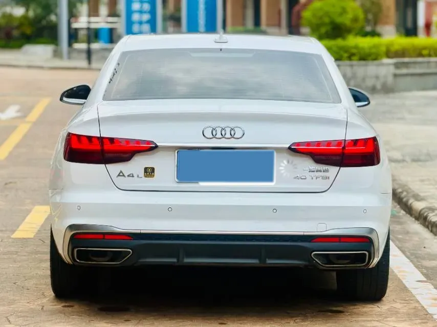 2023 Audi A4L 2.0T 190HP L4 7DCT,autocango,china used car exporter,china ev exporter,chinese used car exporter,chinese used ev exporter
