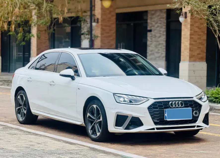 2023 Audi A4L 2.0T 190HP L4 7DCT,autocango,china used car exporter,china ev exporter,chinese used car exporter,chinese used ev exporter
