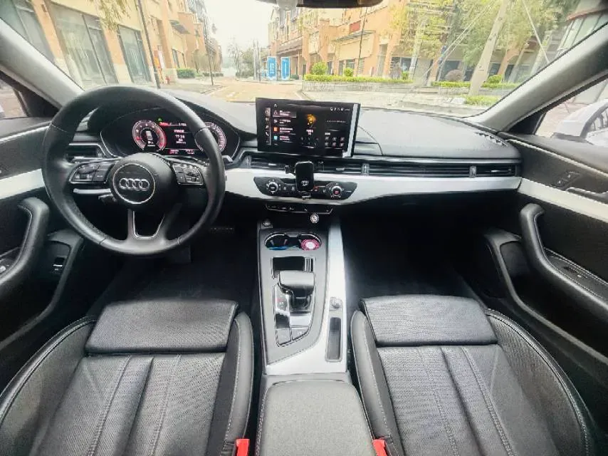 2023 Audi A4L 2.0T 190HP L4 7DCT,autocango,china used car exporter,china ev exporter,chinese used car exporter,chinese used ev exporter