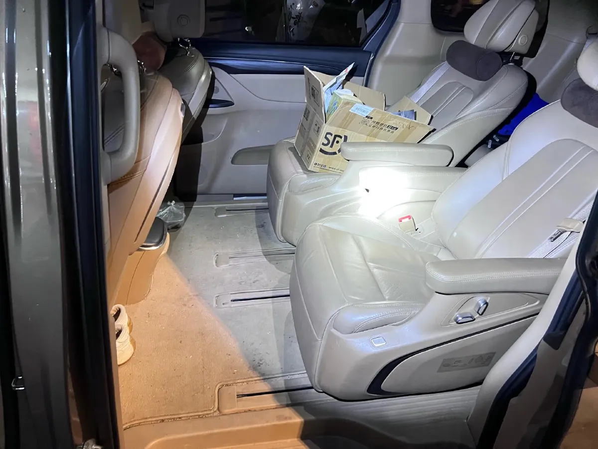 2021 Buick GL8 2.0T 237HP L4 9AT,autocango,china used car exporter,china ev exporter,chinese used car exporter,chinese used ev exporter