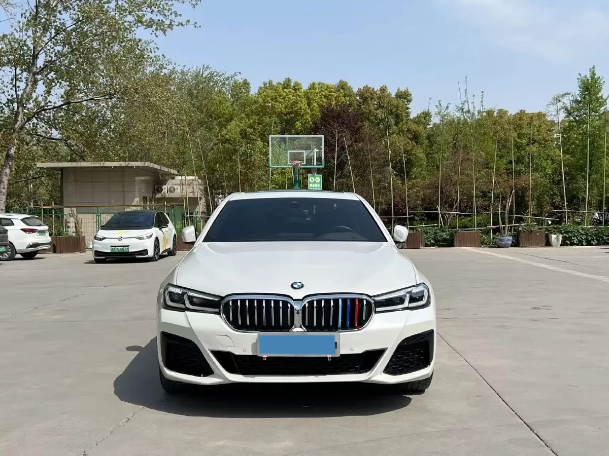 2023 BMW 5 Series 2.0T 245HP L4 8AT,autocango,china used car exporter,china ev exporter,chinese used car exporter,chinese used ev exporter