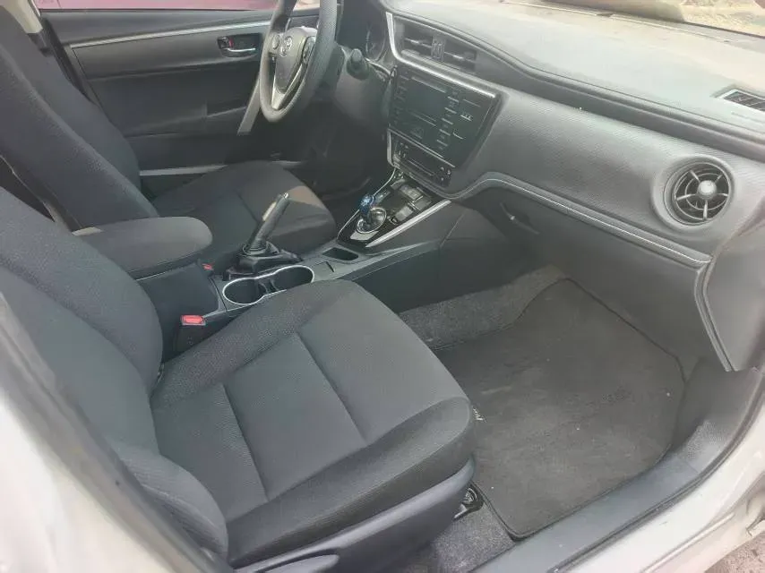 2019 Toyota Corolla Hybird E+ 1.8L 99HP L4 E-CVT PHEV 10.5KWH,autocango,china used car exporter,china ev exporter,chinese used car exporter,chinese used ev exporter