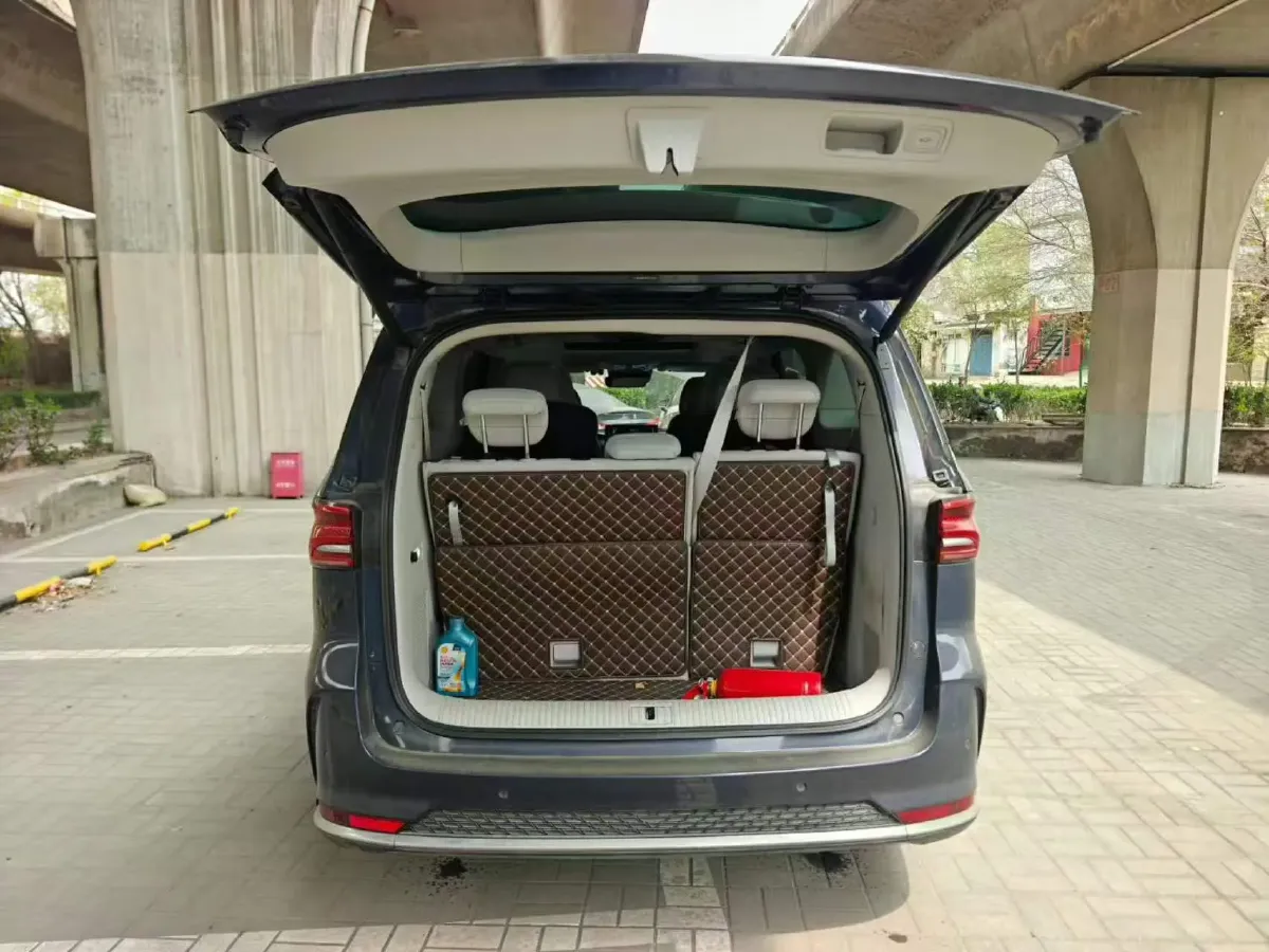 2022 Roewe iMAX8 2.0T 234HP L4 8AT,autocango,china used car exporter,china ev exporter,chinese used car exporter,chinese used ev exporter