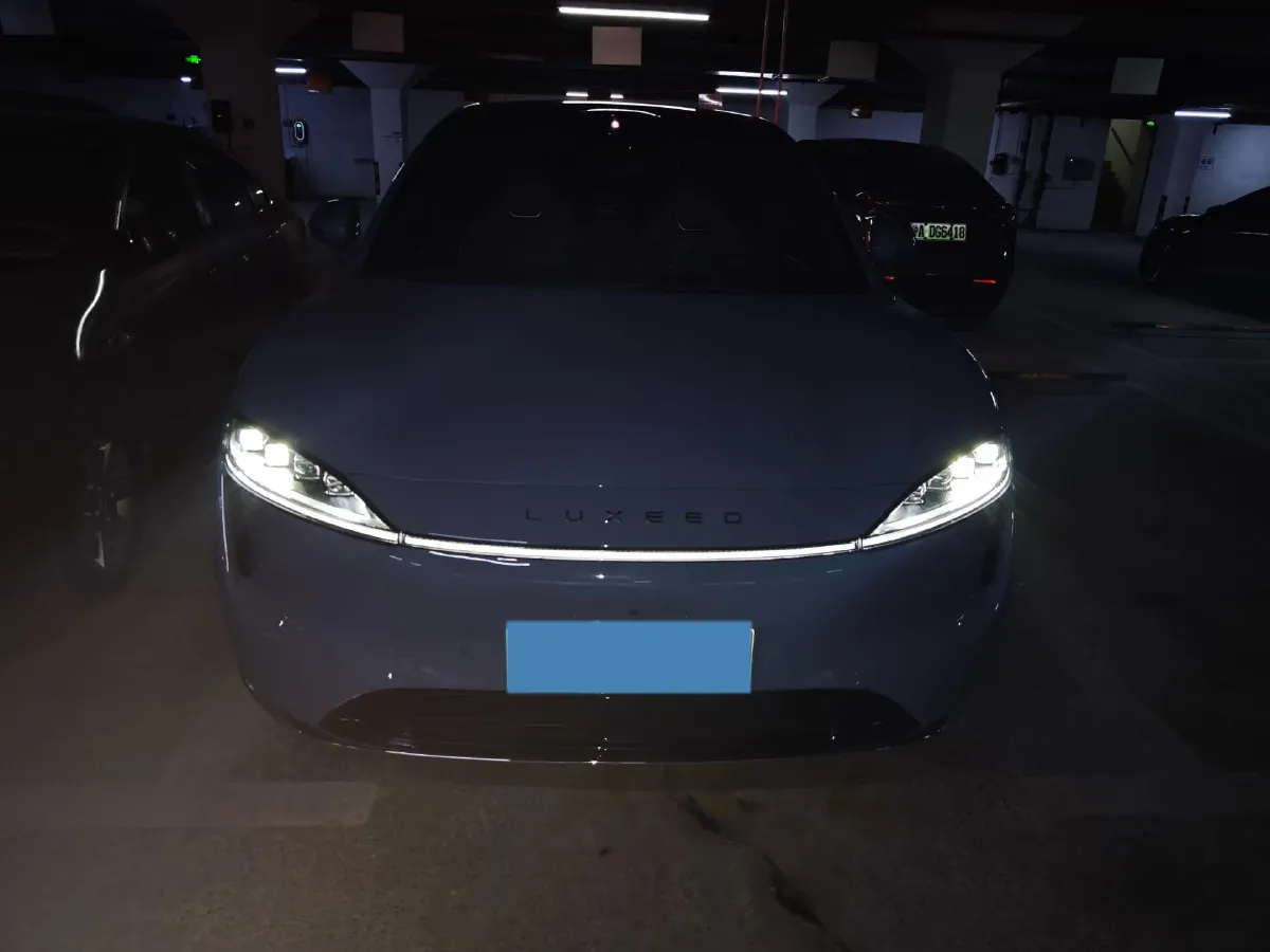 2025 Luxeed R7 REEV 156HP REEV 37KWH,autocango,china used car exporter,china ev exporter,chinese used car exporter,chinese used ev exporter