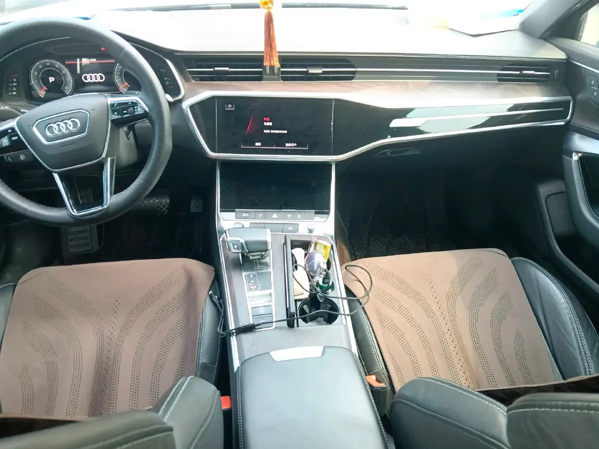 2021 Audi A6L 2.0T 224HP L4 7DCT,autocango,china used car exporter,china ev exporter,chinese used car exporter,chinese used ev exporter