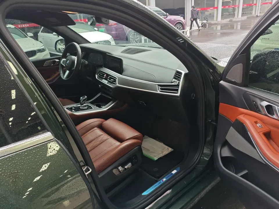 2021 BMW X7 3.0T 340HP L6 8AT,autocango,china used car exporter,china ev exporter,chinese used car exporter,chinese used ev exporter