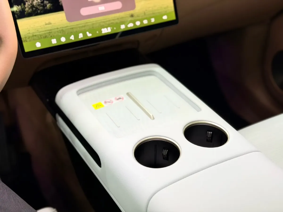 2024 Avatr 07 BEV 82.16KWH,autocango,china used car exporter,china ev exporter,chinese used car exporter,chinese used ev exporter