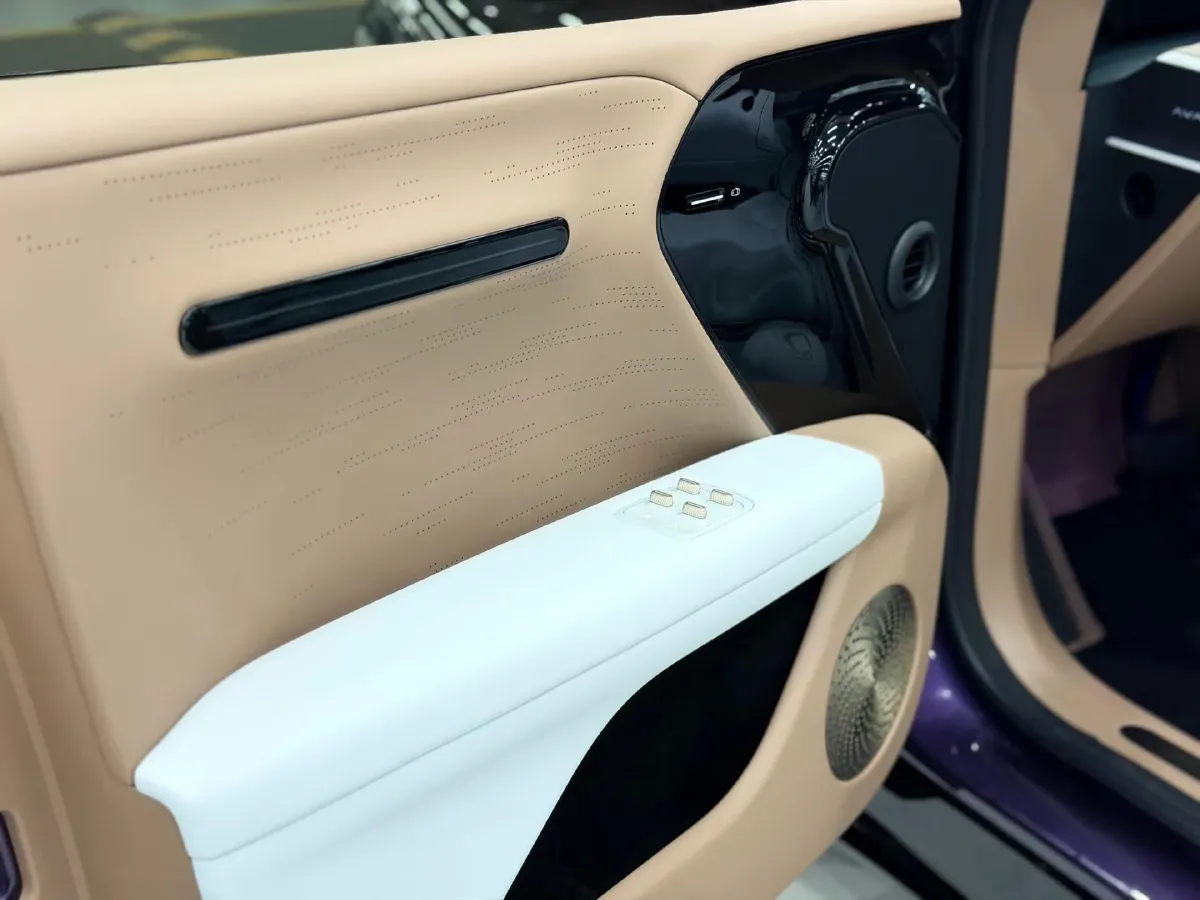 2024 Avatr 07 BEV 82.16KWH,autocango,china used car exporter,china ev exporter,chinese used car exporter,chinese used ev exporter