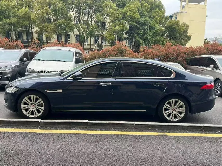 2018 Jaguar XF 2.0T 250HP L4 8AT,autocango,china used car exporter,china ev exporter,chinese used car exporter,chinese used ev exporter