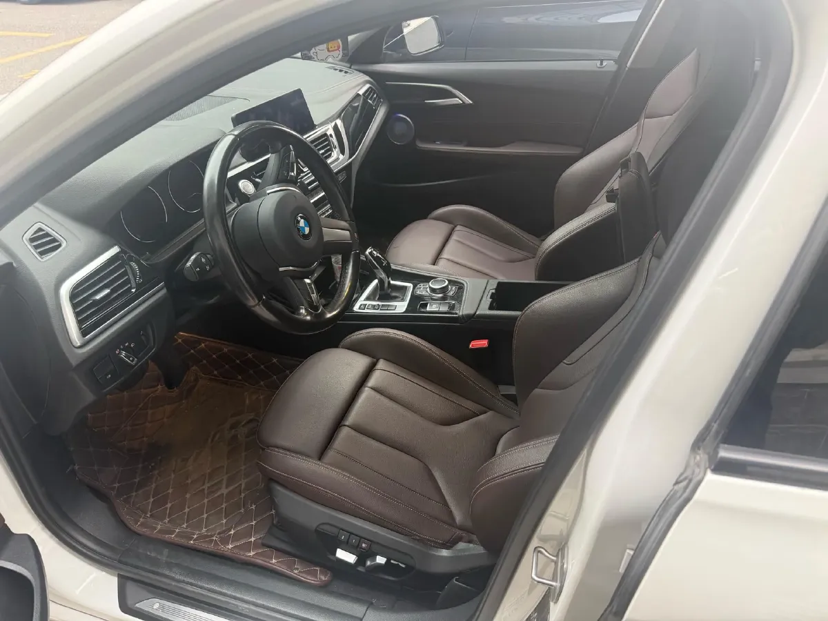 2021 BMW 1 Series 2.0T 192HP L4 7DCT,autocango,china used car exporter,china ev exporter,chinese used car exporter,chinese used ev exporter