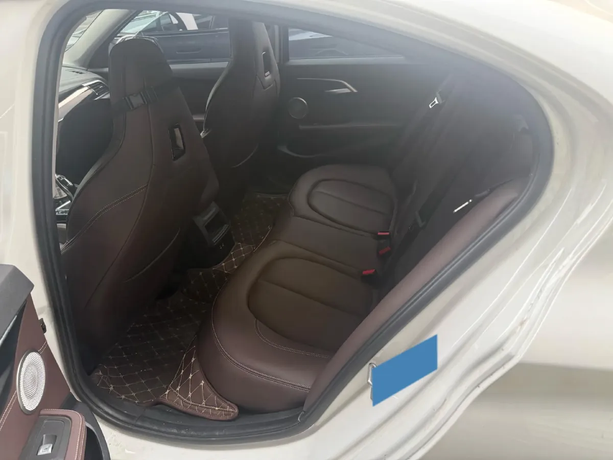 2021 BMW 1 Series 2.0T 192HP L4 7DCT,autocango,china used car exporter,china ev exporter,chinese used car exporter,chinese used ev exporter