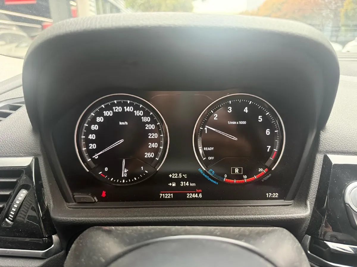 2021 BMW 1 Series 2.0T 192HP L4 7DCT,autocango,china used car exporter,china ev exporter,chinese used car exporter,chinese used ev exporter