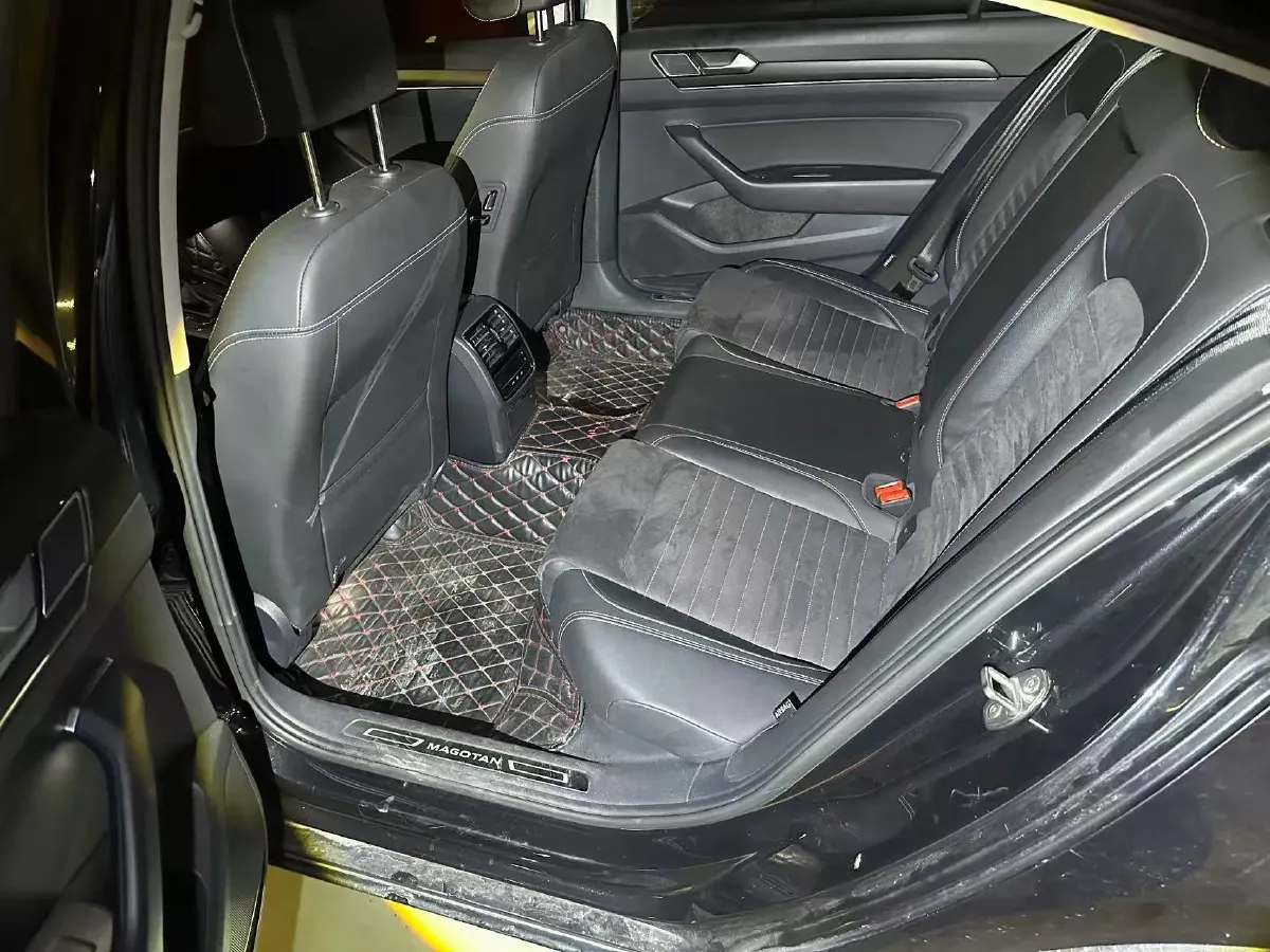 2020 Volkswagen Magotan 2.0T 186HP L4 7DCT,autocango,china used car exporter,china ev exporter,chinese used car exporter,chinese used ev exporter