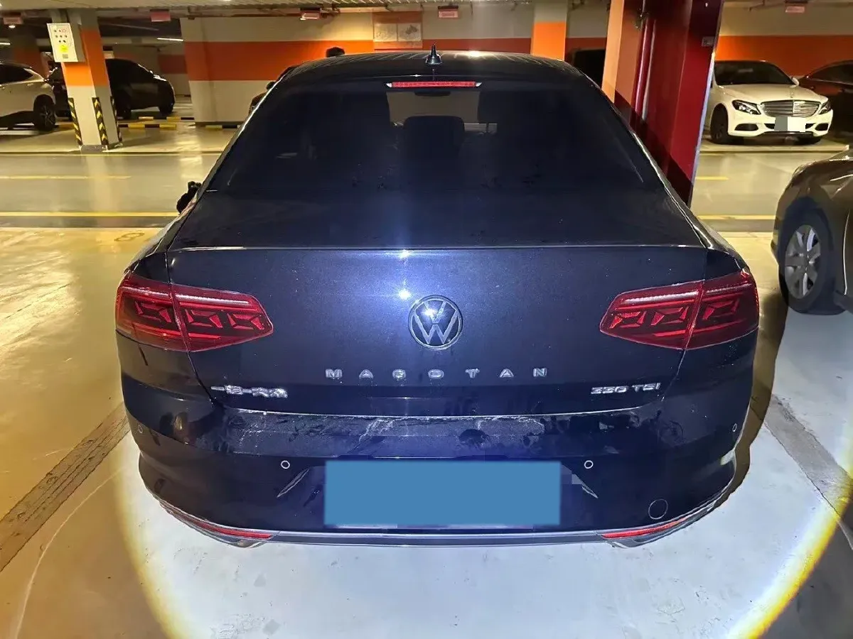 2020 Volkswagen Magotan 2.0T 186HP L4 7DCT,autocango,china used car exporter,china ev exporter,chinese used car exporter,chinese used ev exporter