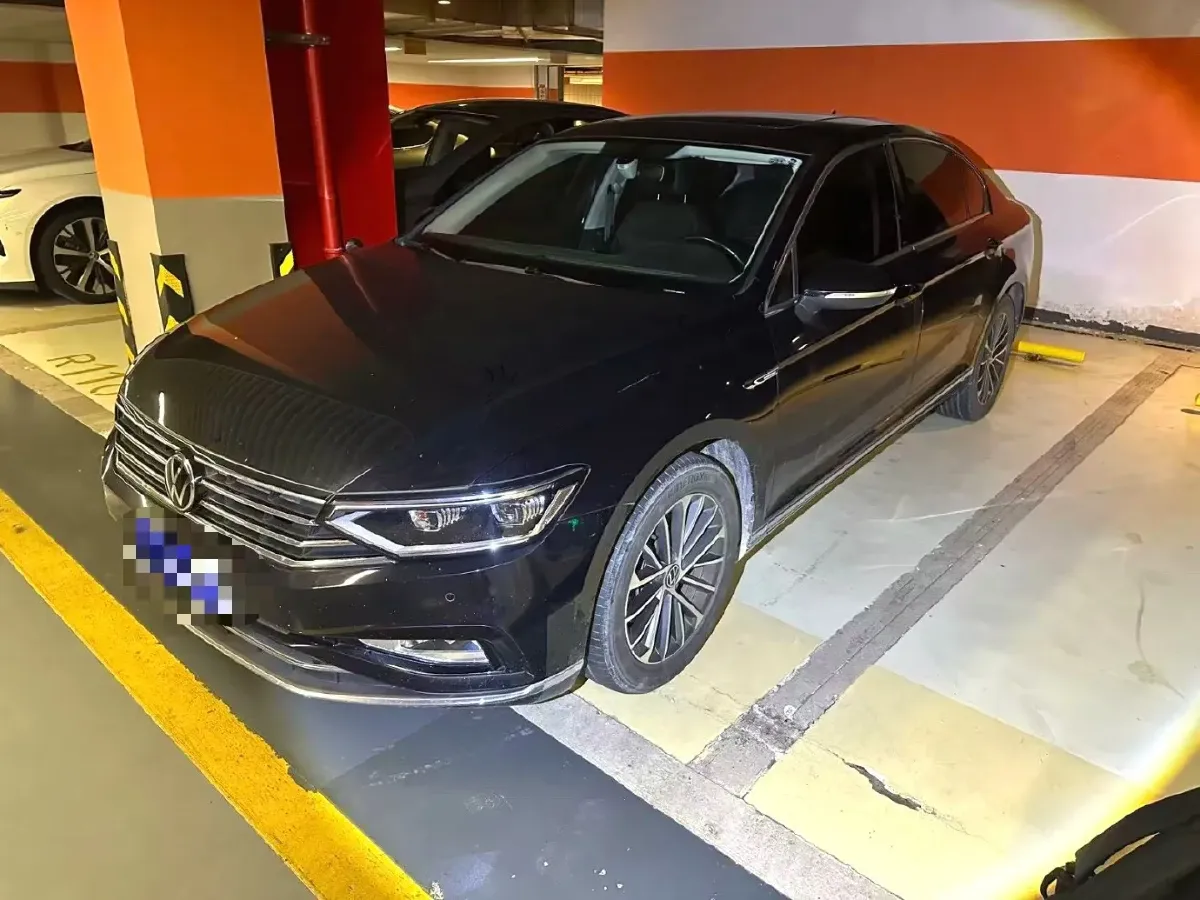 2020 Volkswagen Magotan 2.0T 186HP L4 7DCT,autocango,china used car exporter,china ev exporter,chinese used car exporter,chinese used ev exporter