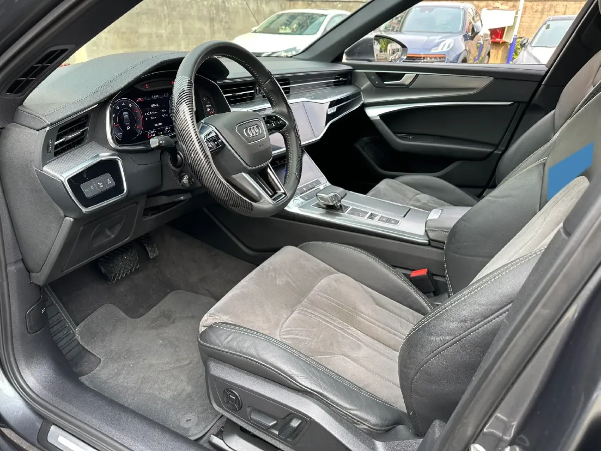 2020 Audi A6L 2.0T 190HP L4 7DCT,autocango,china used car exporter,china ev exporter,chinese used car exporter,chinese used ev exporter