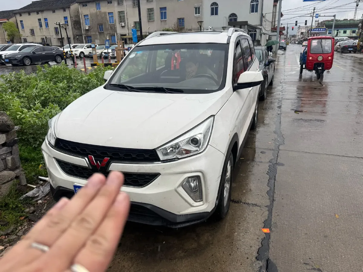 2018 WuLing HongGuang S3 1.5L 112HP L4 6MT,autocango,china used car exporter,china ev exporter,chinese used car exporter,chinese used ev exporter