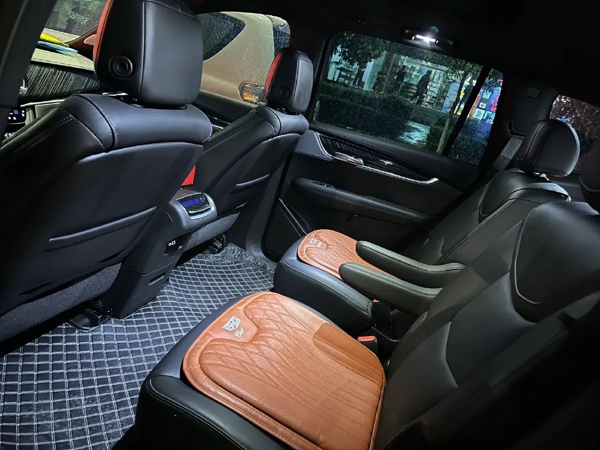 2022 Cadillac XT6 2.0T 237HP L4 9AT,autocango,china used car exporter,china ev exporter,chinese used car exporter,chinese used ev exporter