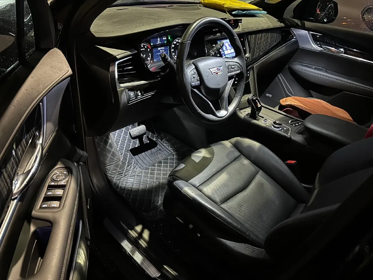 2022 Cadillac XT6 2.0T 237HP L4 9AT,autocango,china used car exporter,china ev exporter,chinese used car exporter,chinese used ev exporter