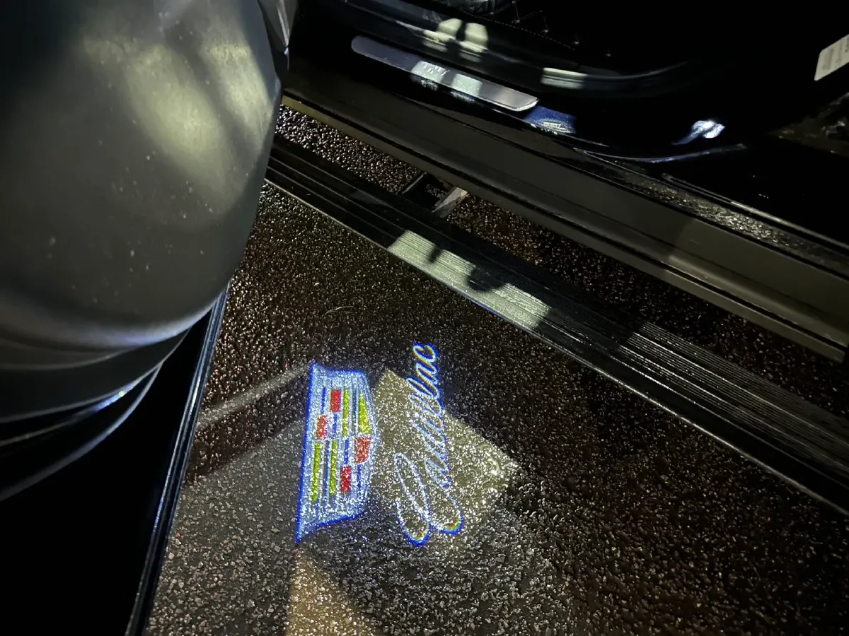 2022 Cadillac XT6 2.0T 237HP L4 9AT,autocango,china used car exporter,china ev exporter,chinese used car exporter,chinese used ev exporter